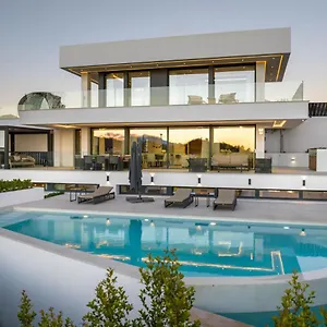 https://villa-nueva-andalucia.1costadelsol.com